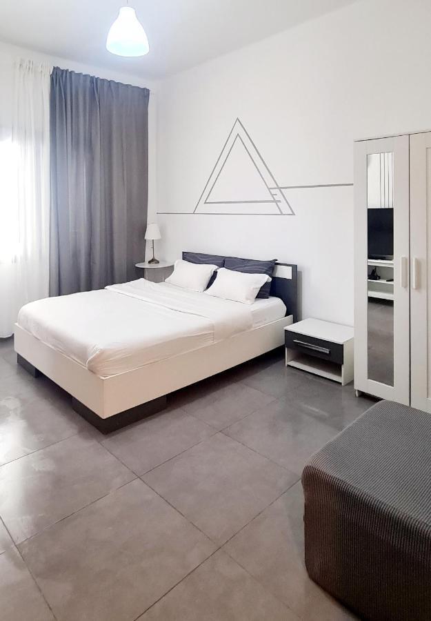 Nice Apartments On Ben Yehuda Str Tel Aviv Ngoại thất bức ảnh