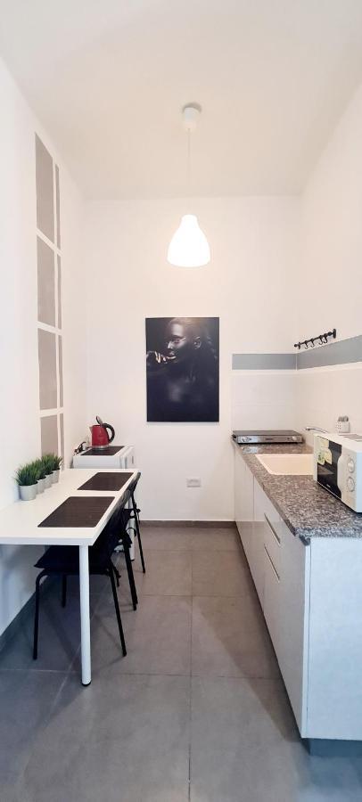 Nice Apartments On Ben Yehuda Str Tel Aviv Ngoại thất bức ảnh